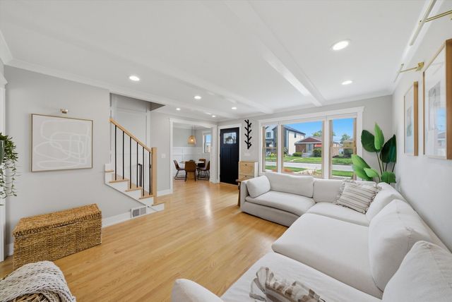 5204 S Oak Park Avenue, Chicago, IL 60638