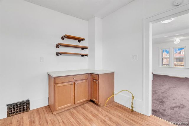 5573 Montclair Street, Detroit, MI 48213