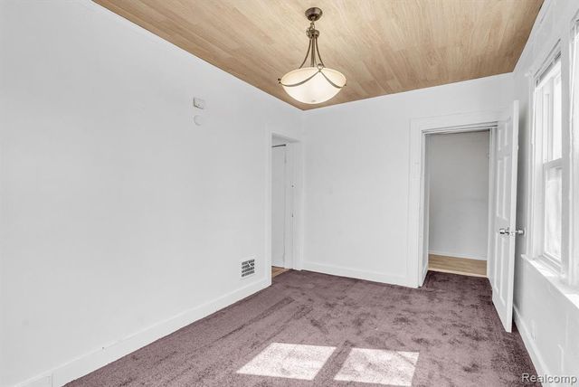 5573 Montclair Street, Detroit, MI 48213