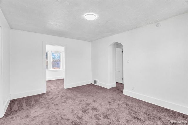 5573 Montclair Street, Detroit, MI 48213