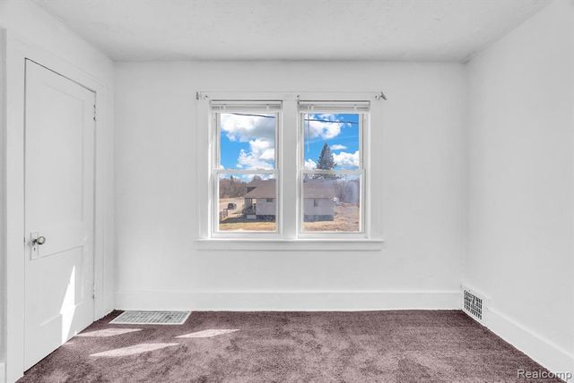 5573 Montclair Street, Detroit, MI 48213