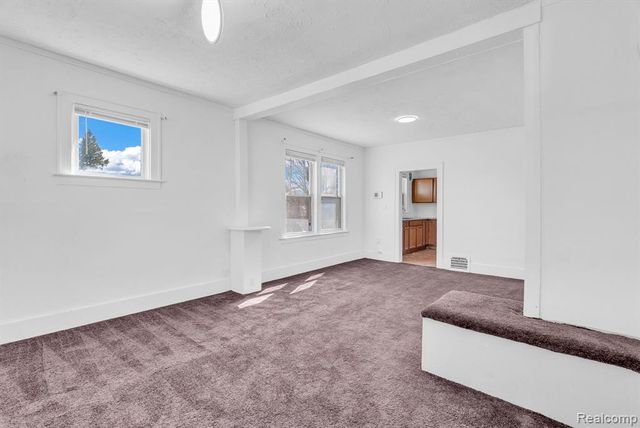 5573 Montclair Street, Detroit, MI 48213