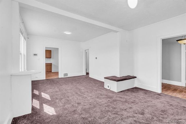 5573 Montclair Street, Detroit, MI 48213