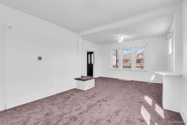 5573 Montclair Street, Detroit, MI 48213