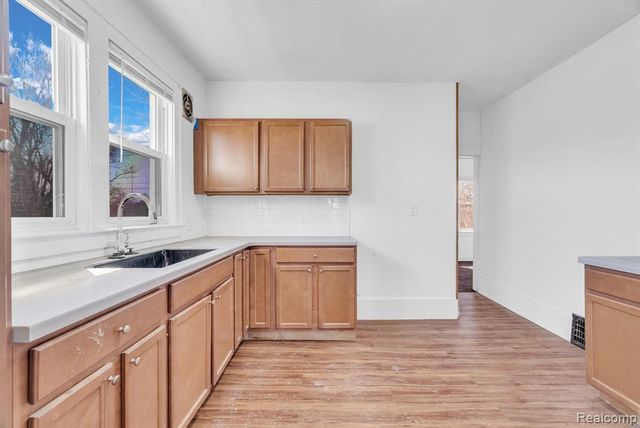 5573 Montclair Street, Detroit, MI 48213