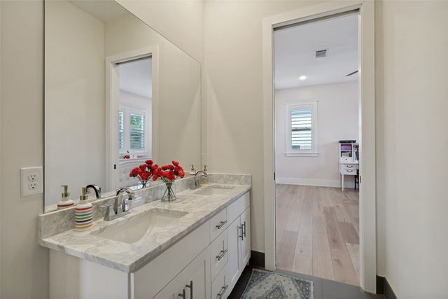 5427 Richmond Avenue, Dallas, TX 75206