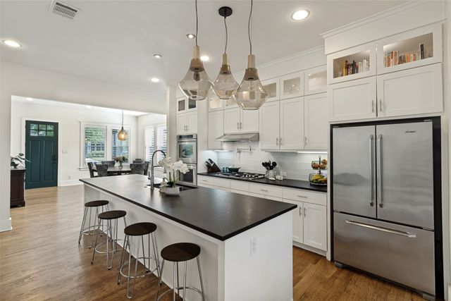 5427 Richmond Avenue, Dallas, TX 75206