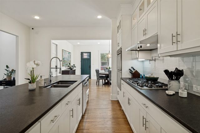 5427 Richmond Avenue, Dallas, TX 75206