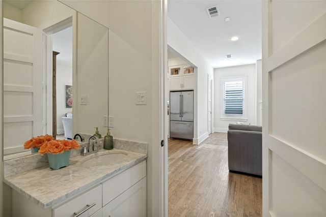 5427 Richmond Avenue, Dallas, TX 75206