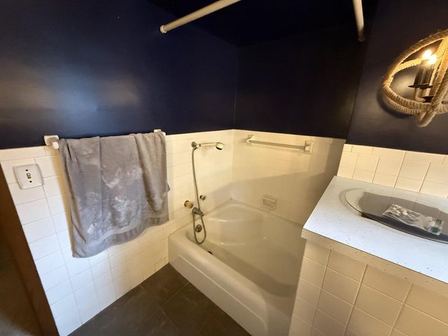 182 S HUMPHREY CIRCLE, Shawano, WI 54166