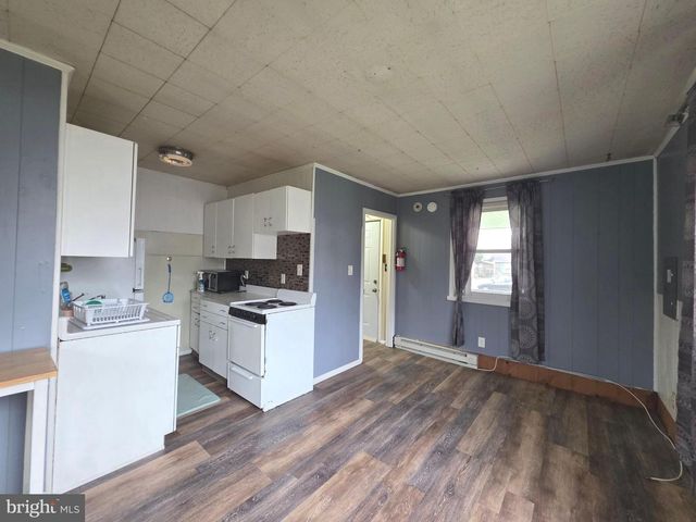 882 SAWYER AVE, Vineland, NJ 08360