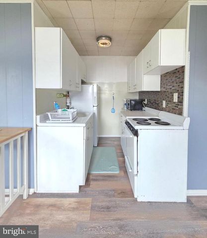 882 SAWYER AVE, Vineland, NJ 08360