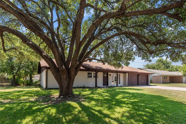 2008 Maplewood Drive, Gainesville, TX 76240