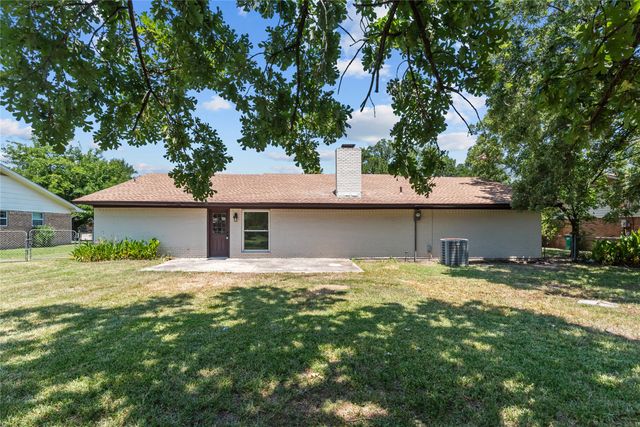 2008 Maplewood Drive, Gainesville, TX 76240