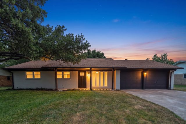 2008 Maplewood Drive, Gainesville, TX 76240