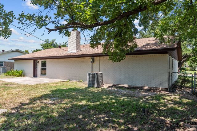 2008 Maplewood Drive, Gainesville, TX 76240