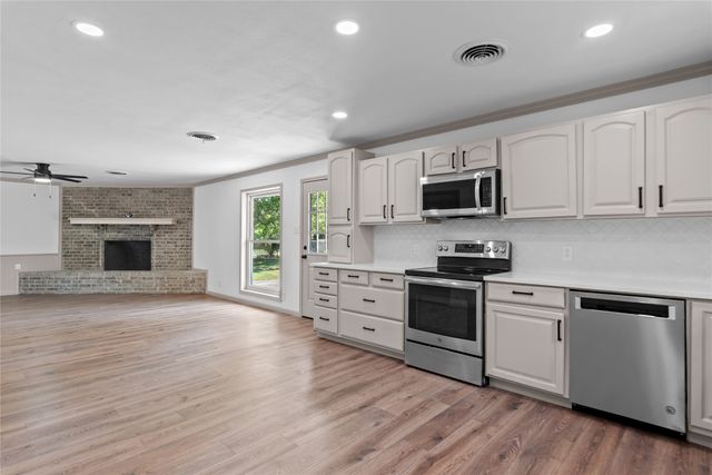 2008 Maplewood Drive, Gainesville, TX 76240