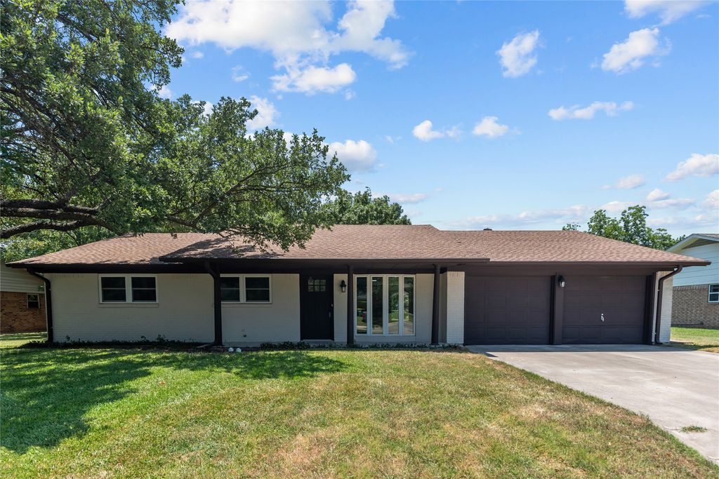 2008 Maplewood Drive, Gainesville, TX 76240