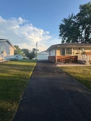 131 Crestview Street, Crown Point, IN 46307
