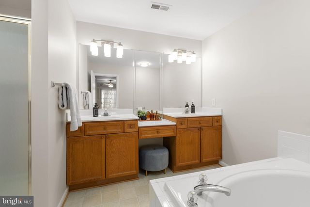 11248 SUMMERLAKE BLVD, Fredericksburg, VA 22407
