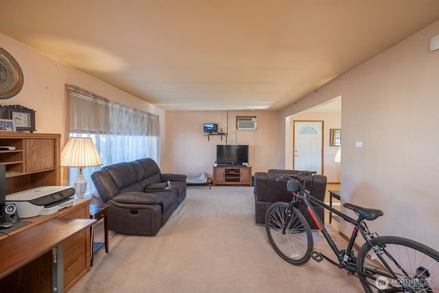 535 Castle Drive, Moses Lake, WA 98837