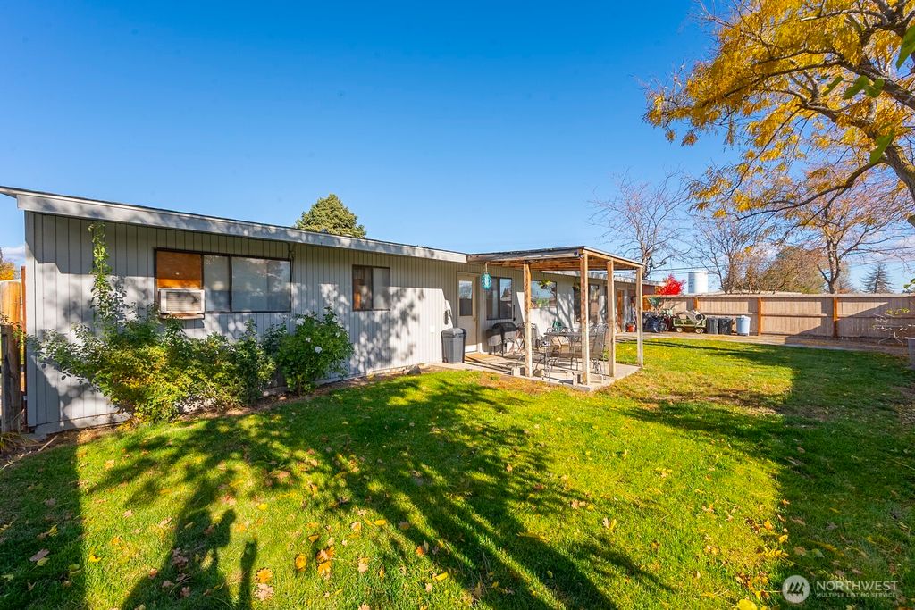 535 Castle Drive, Moses Lake, WA 98837