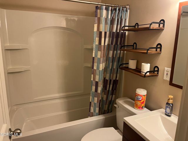 2735 Schneider Road, Toledo, OH 43614