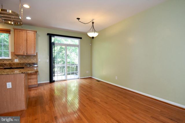 7810 LOCUST LEAF LN, Alexandria, VA 22315