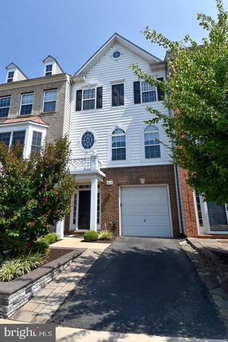 7810 LOCUST LEAF LN, Alexandria, VA 22315