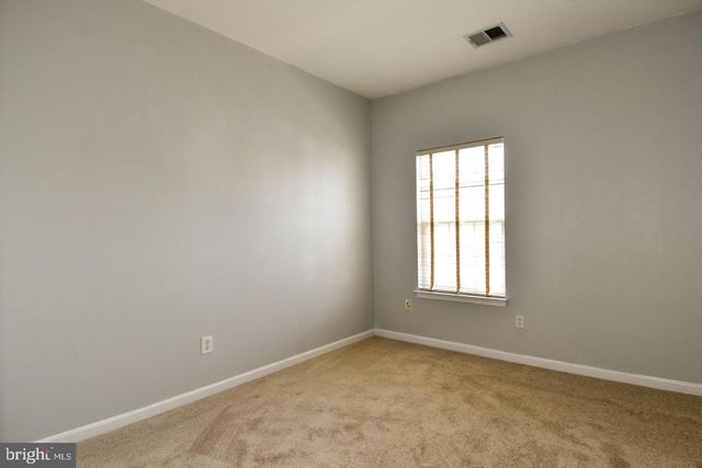 7810 LOCUST LEAF LN, Alexandria, VA 22315