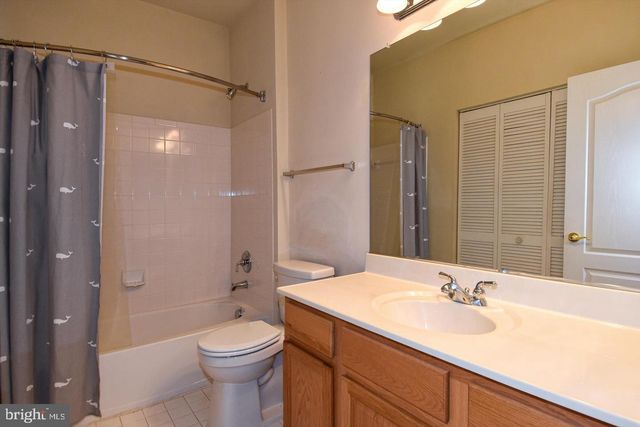 7810 LOCUST LEAF LN, Alexandria, VA 22315
