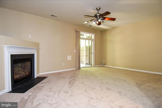 7810 LOCUST LEAF LN, Alexandria, VA 22315