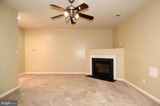 7810 LOCUST LEAF LN, Alexandria, VA 22315