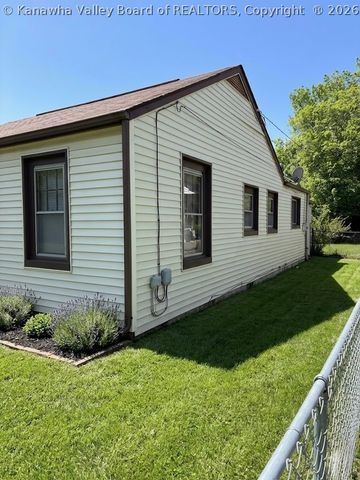 5223 Raven Drive, Charleston, WV 25306