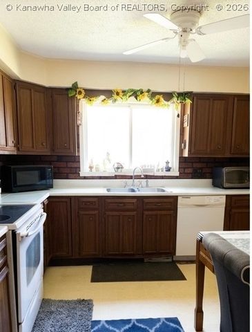 5223 Raven Drive, Charleston, WV 25306