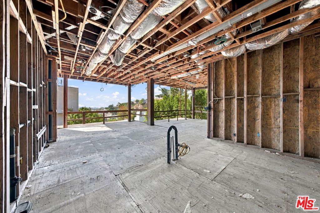 1688 Sunset Plaza Drive, Los Angeles, CA 90069 — exterior