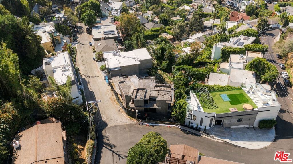 1688 Sunset Plaza Drive, Los Angeles, CA 90069 — photo 3