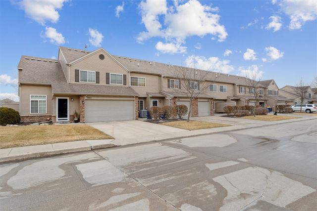 8610 EP True Parkway 5004, West Des Moines, IA 50266