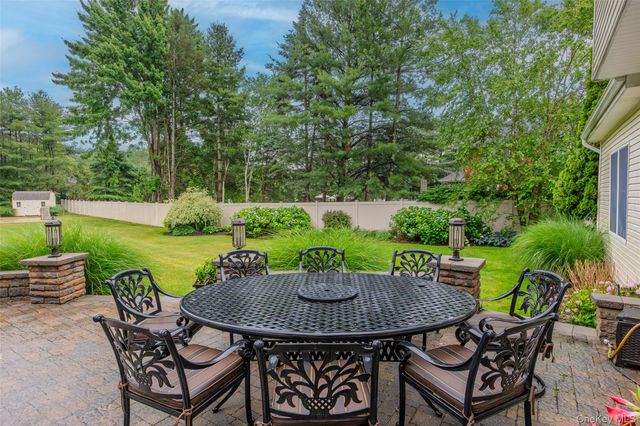 56 Sage Hollow Court, Dix Hills, NY 11746