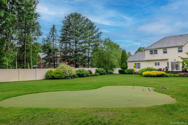 56 Sage Hollow Court, Dix Hills, NY 11746