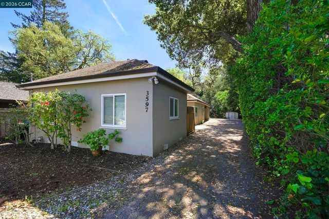 3597 Walnut St, Lafayette, CA 94549