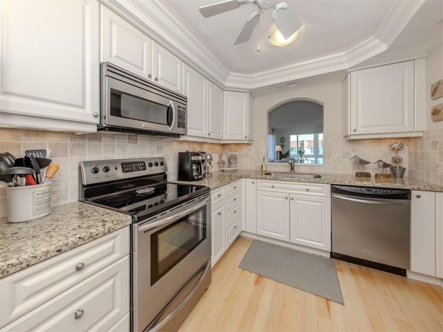 230 SANTA MARIA STREET 330, Venice, FL 34285