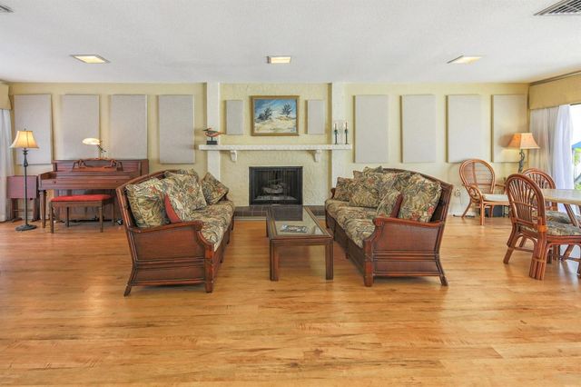 230 SANTA MARIA STREET 330, Venice, FL 34285