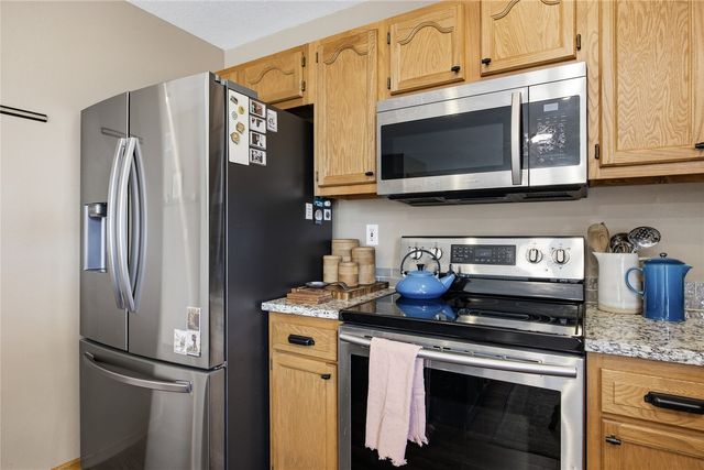 934 Rolling Creek Drive NE, Cedar Rapids, IA 52402