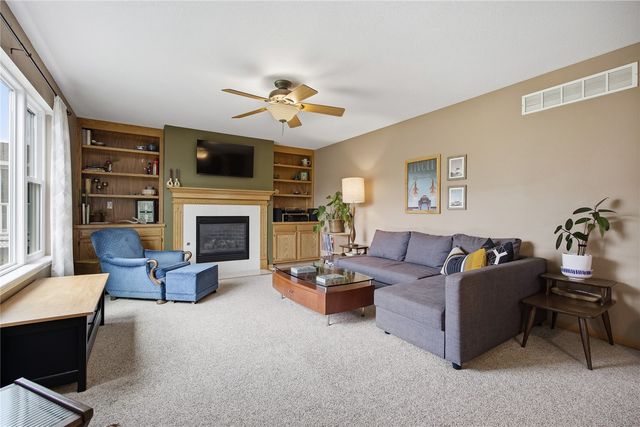 934 Rolling Creek Drive NE, Cedar Rapids, IA 52402