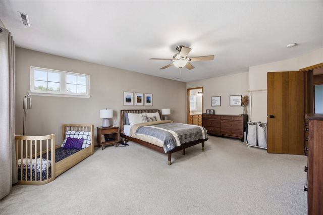 934 Rolling Creek Drive NE, Cedar Rapids, IA 52402