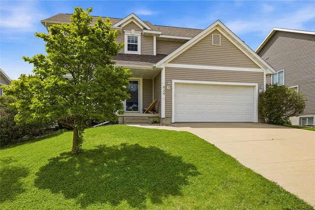 934 Rolling Creek Drive NE, Cedar Rapids, IA 52402