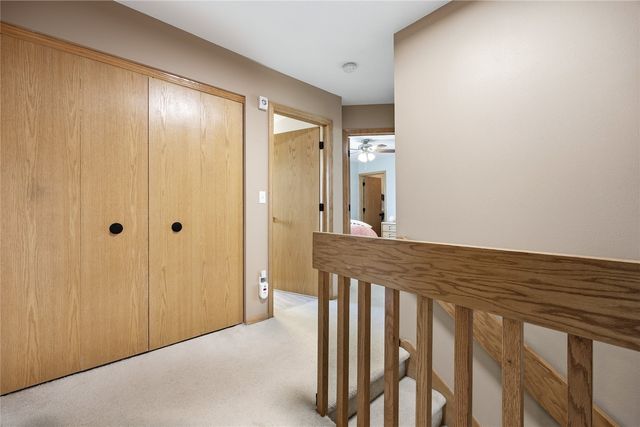 934 Rolling Creek Drive NE, Cedar Rapids, IA 52402