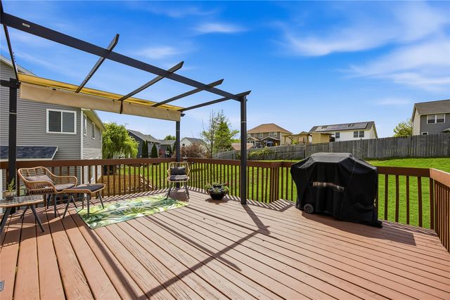 934 Rolling Creek Drive NE, Cedar Rapids, IA 52402
