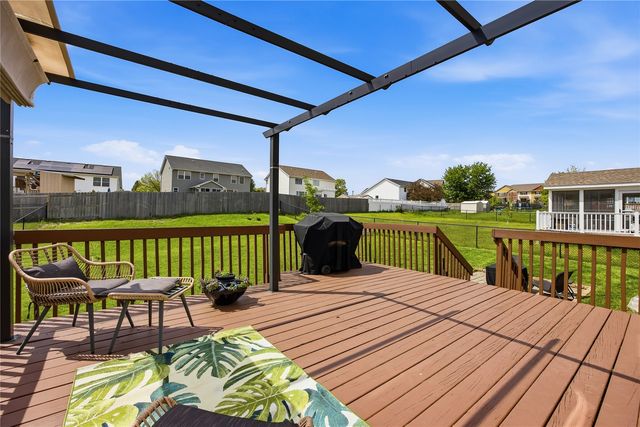934 Rolling Creek Drive NE, Cedar Rapids, IA 52402